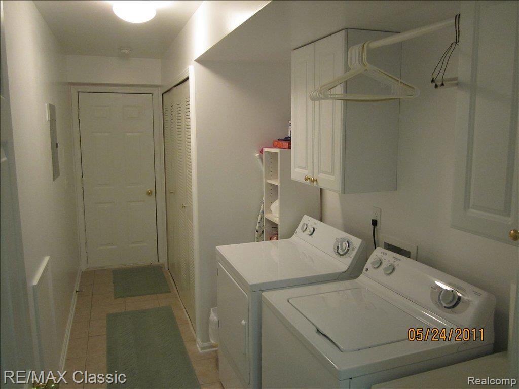 3412 Tremonte Circle, Unit 190 Rochester, MI 48306 - Photo 9 of 18 Huge Laundry