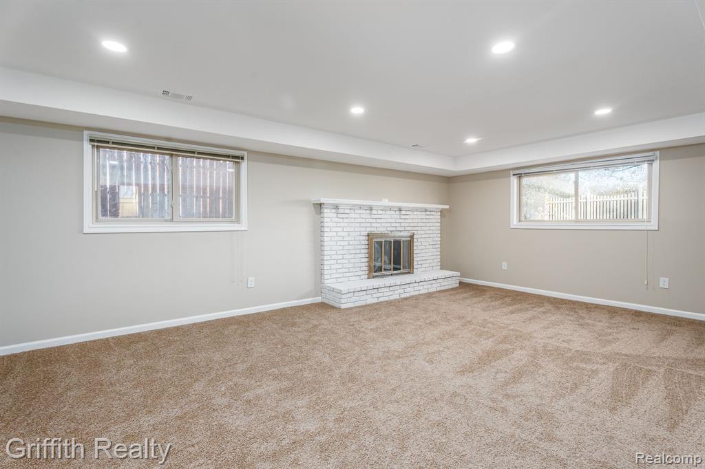42808 Arlington Road Canton, MI 48187 - Photo 19 of 32