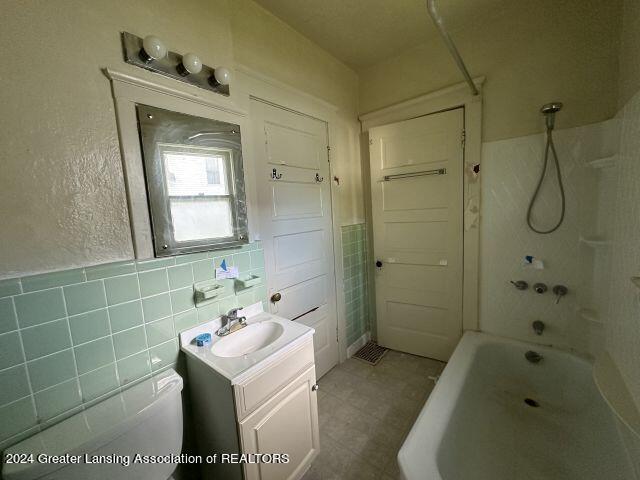 702 Fifth Street Jackson, MI 49203 - Photo 16 of 24 IMG_3209