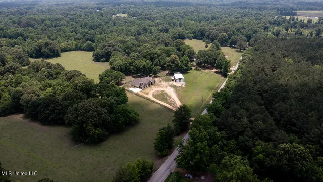 $795,000 | 1000 Hawkins Road, Courtland, MS 38620