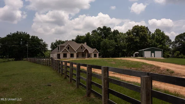 $795,000 | 1000 Hawkins Road, Courtland, MS 38620