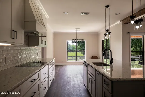 $795,000 | 1000 Hawkins Road, Courtland, MS 38620