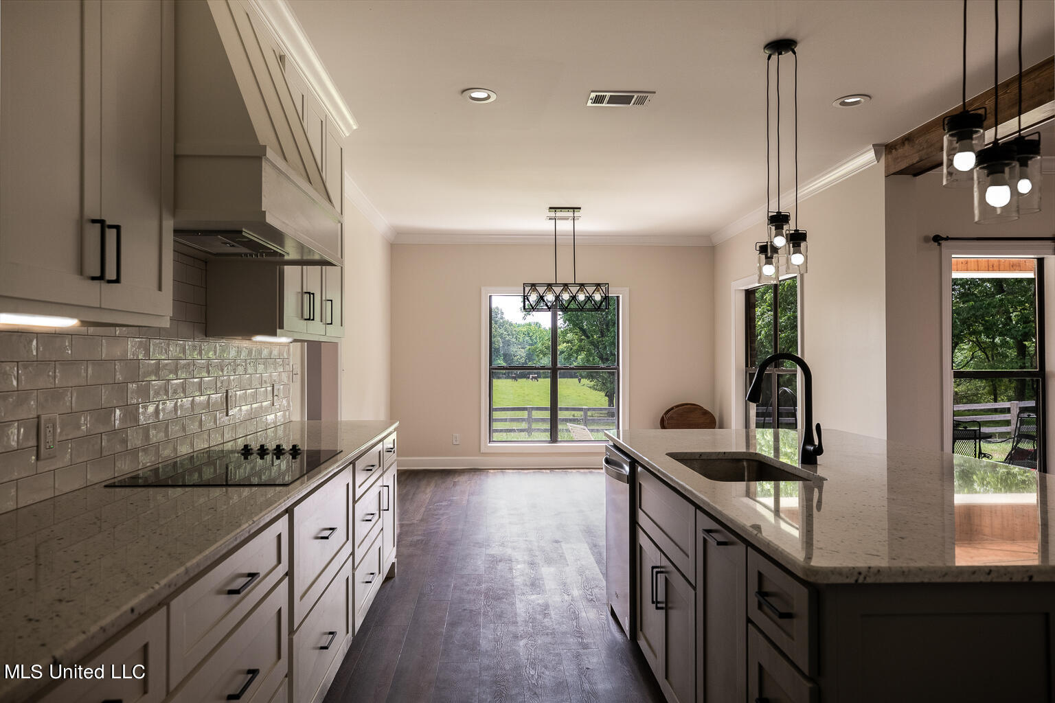 1000 Hawkins Road Courtland, MS 38620 - Photo 28 of 64 Interior (8)