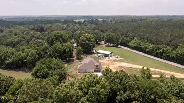 $795,000 | 1000 Hawkins Road, Courtland, MS 38620