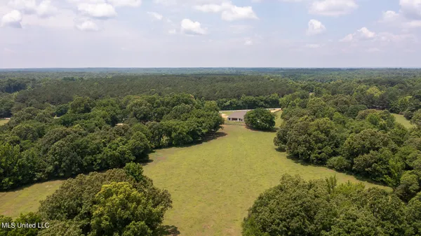 $795,000 | 1000 Hawkins Road, Courtland, MS 38620
