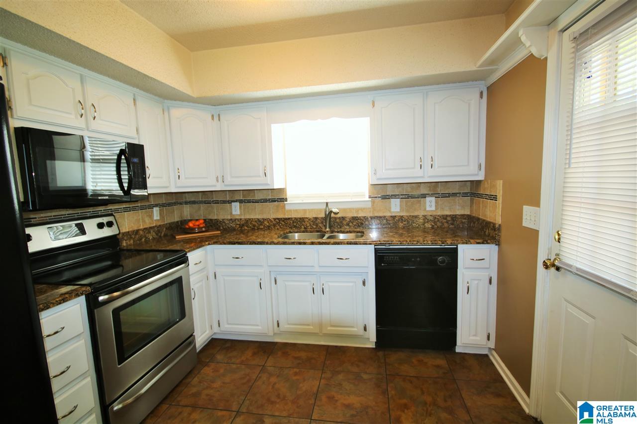 7008 Countryside Circle Pinson, AL 35126 - Photo 5 of 28