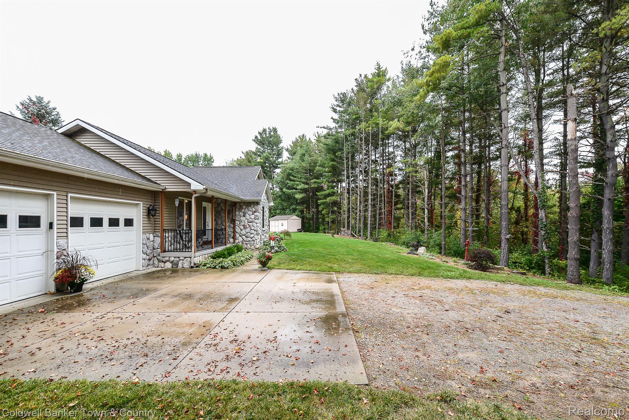 9519 Silver Lake Road Linden, MI 48451 - Photo 34 of 43 Gallery Image 34