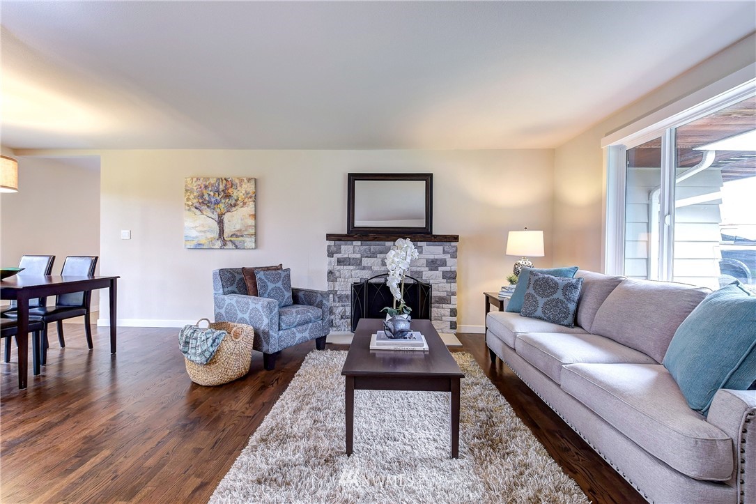 3406 Northeast 10th Place Renton, WA 98056 - Photo 3 of 9 Gallery Image 3