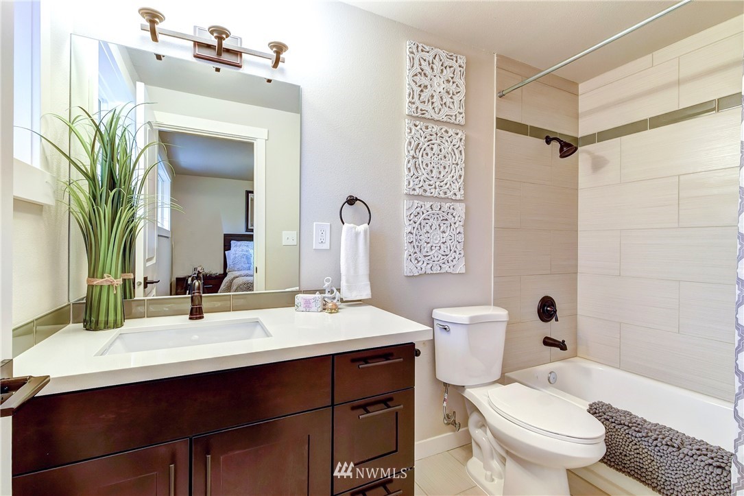 3406 Northeast 10th Place Renton, WA 98056 - Photo 6 of 9 Gallery Image 6