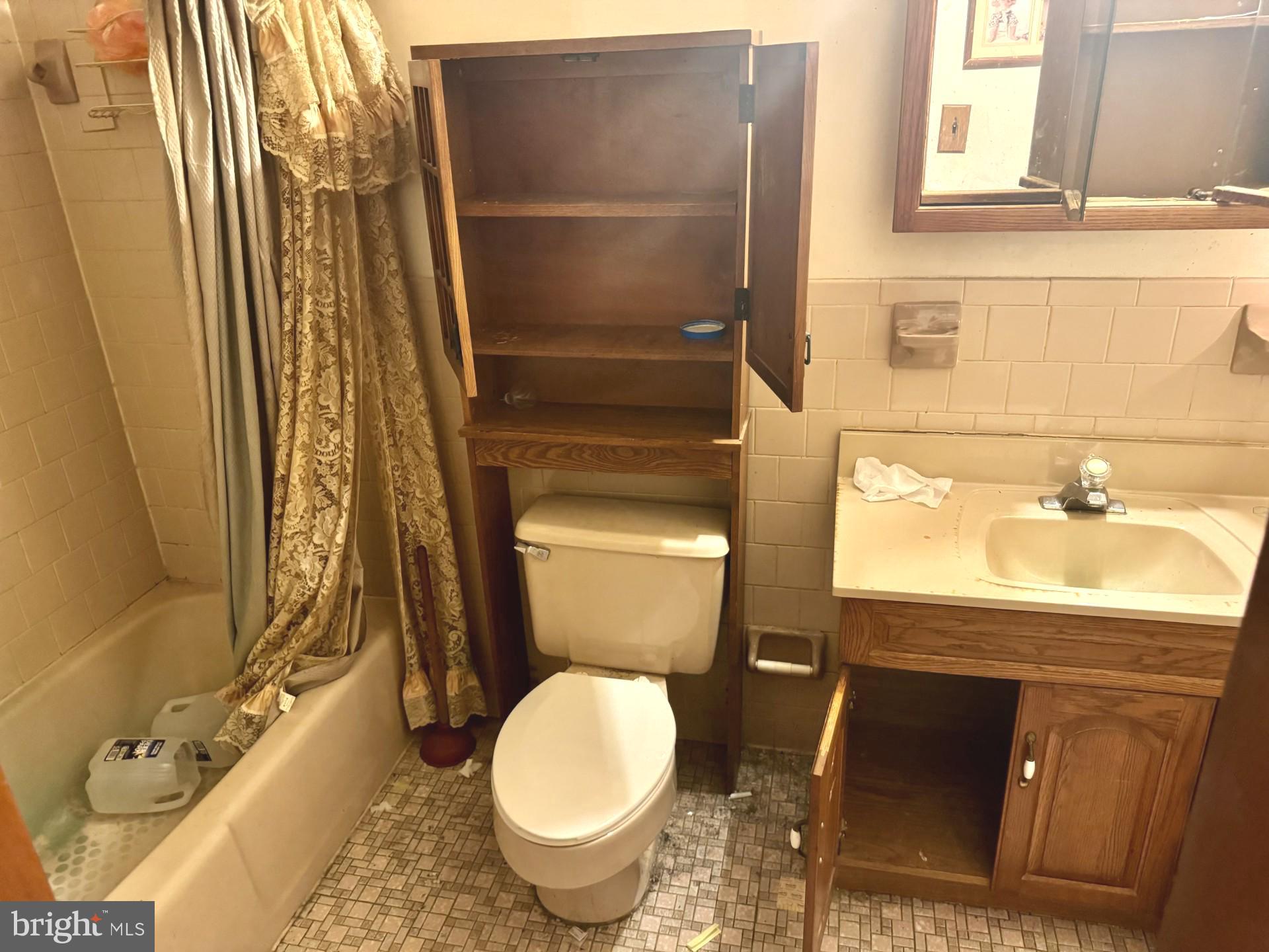 1567 Colony Road Pasadena, MD 21122 - Photo 5 of 23 Bring in the NEW!