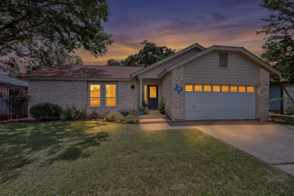 $280,000 | 507 Thousand Oaks Boulevard, Georgetown, TX 78628