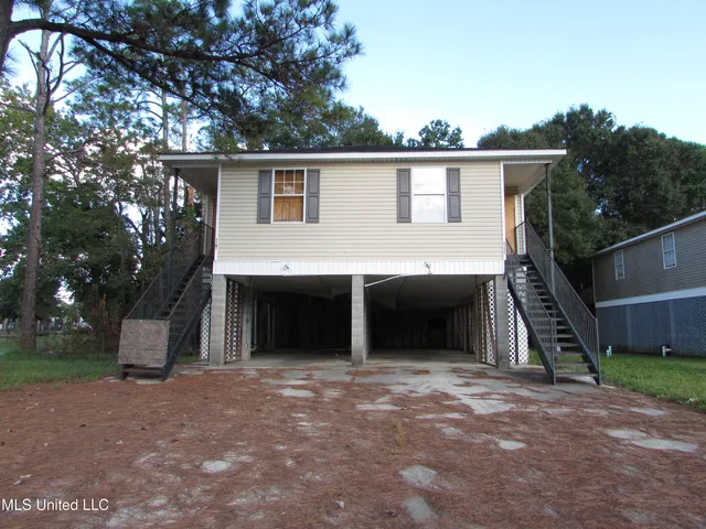 $198,000 | 930 Park View Place, Unit A & B, Gulfport, MS 39507