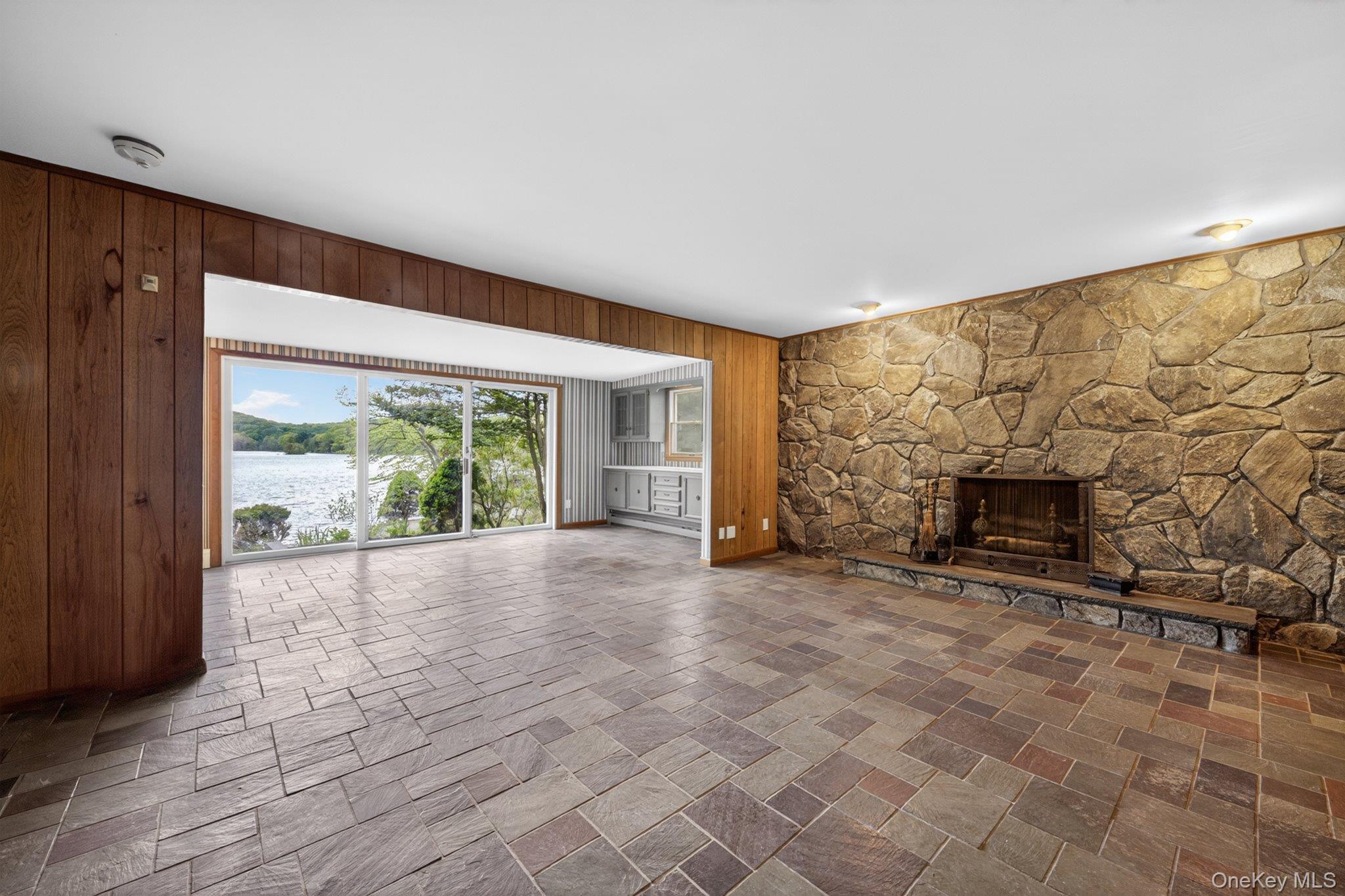378 Lake Shore Road Putnam Valley, NY 10579 - Photo 7 of 38