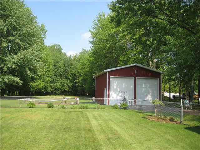8264 Adler Road Lambertville, MI 48144 - Photo 7 of 9 20401590-6.JPG