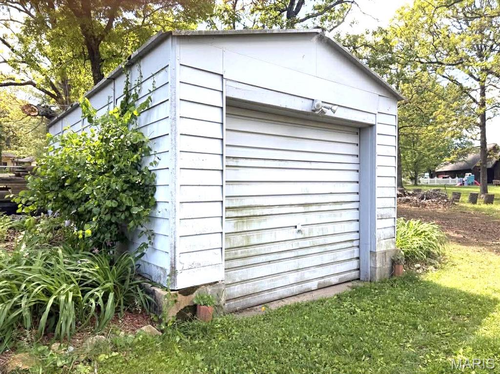 26541 Lake Shore Road Lebanon, MO 65536 - Photo 17 of 56