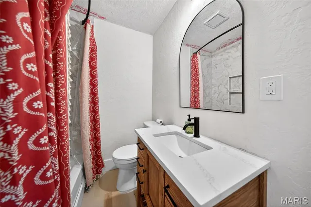 $285,000 | 11660 Mark Twain Lane, Bridgeton, MO 63044