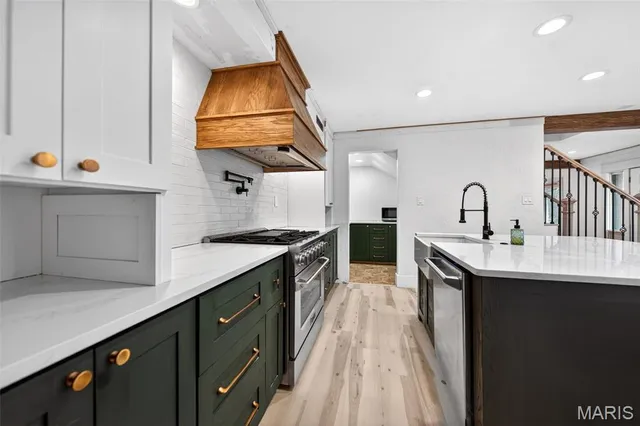 $285,000 | 11660 Mark Twain Lane, Bridgeton, MO 63044