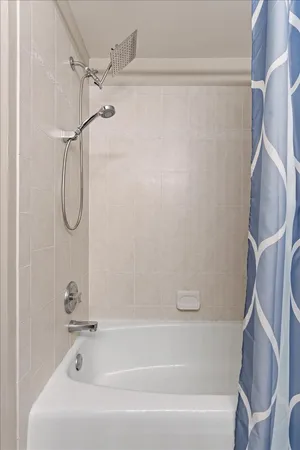 $350,000 | 407 South Oak Park Avenue, Unit H, Oak Park, IL 60302