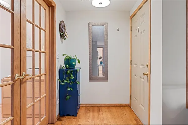 $350,000 | 407 South Oak Park Avenue, Unit H, Oak Park, IL 60302
