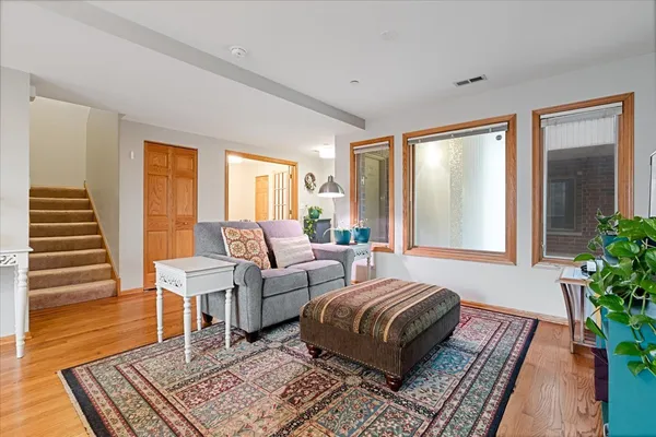 $350,000 | 407 South Oak Park Avenue, Unit H, Oak Park, IL 60302