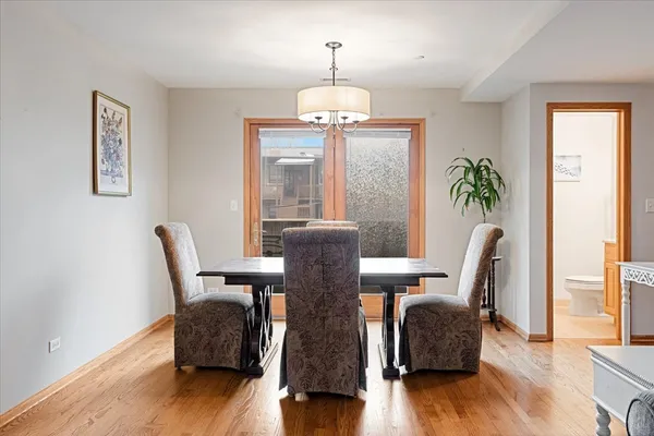 $350,000 | 407 South Oak Park Avenue, Unit H, Oak Park, IL 60302