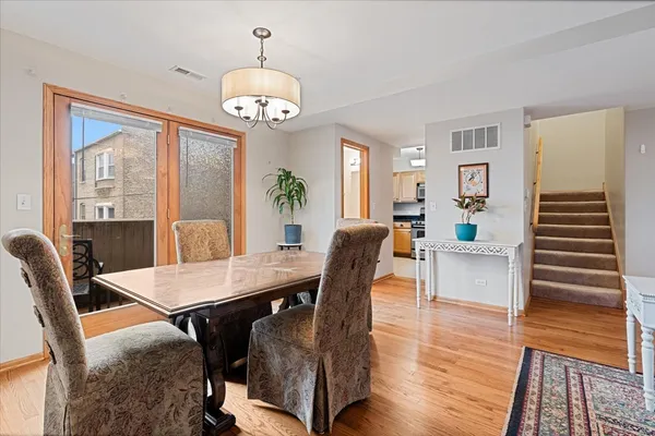 $350,000 | 407 South Oak Park Avenue, Unit H, Oak Park, IL 60302