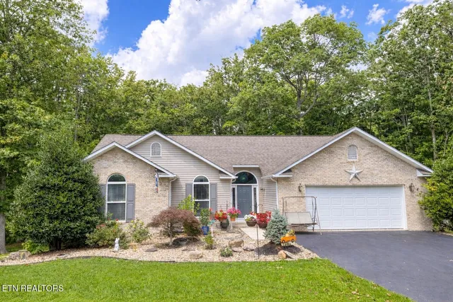 $349,000 | 160 Brady Lane, Oneida, TN 37841