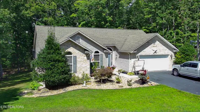 $349,000 | 160 Brady Lane, Oneida, TN 37841