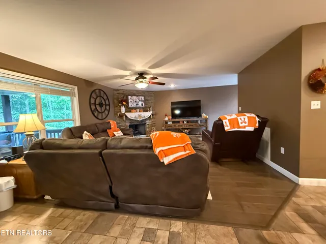 $349,000 | 160 Brady Lane, Oneida, TN 37841