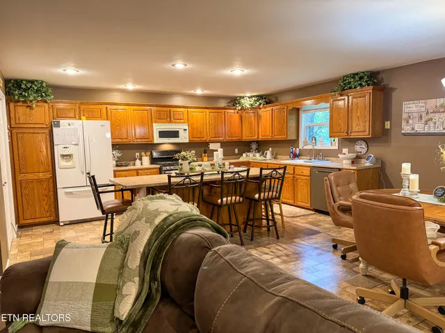 $349,000 | 160 Brady Lane, Oneida, TN 37841