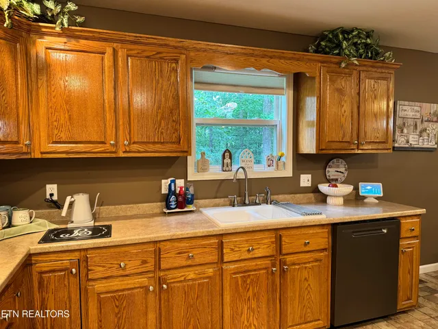 $349,000 | 160 Brady Lane, Oneida, TN 37841