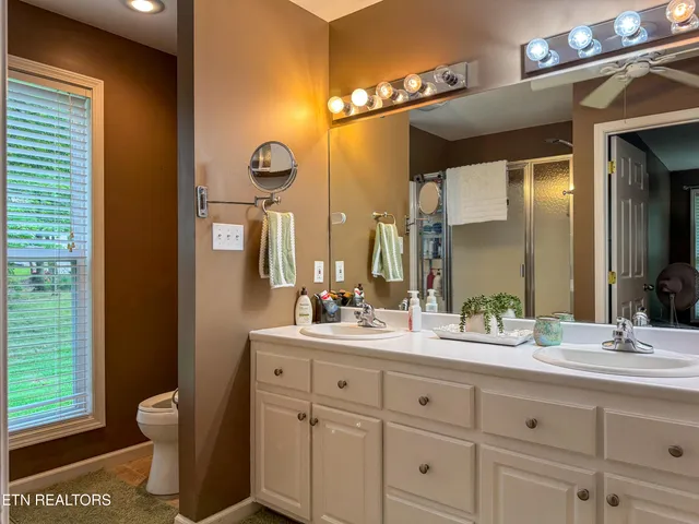 $349,000 | 160 Brady Lane, Oneida, TN 37841