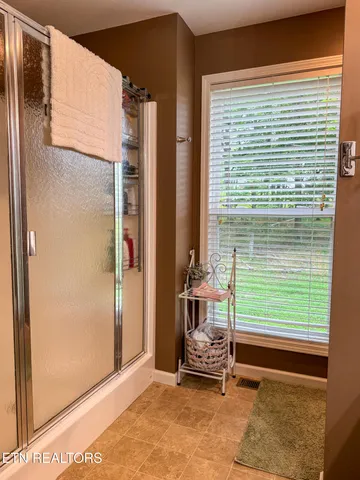 $349,000 | 160 Brady Lane, Oneida, TN 37841