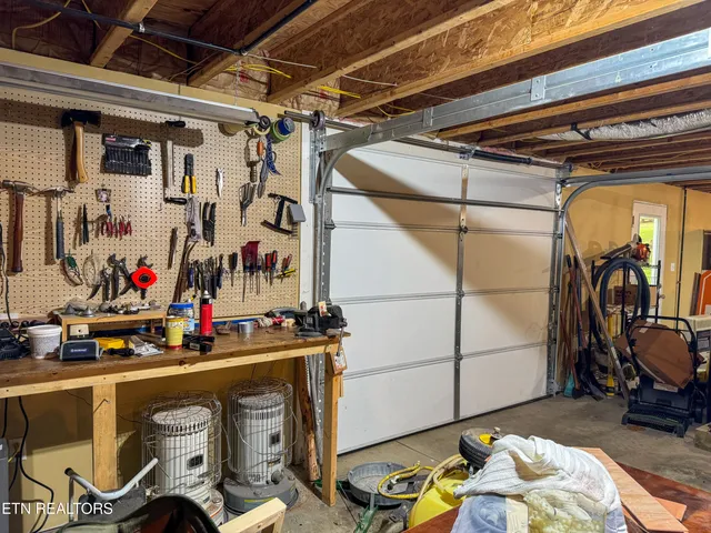 $349,000 | 160 Brady Lane, Oneida, TN 37841