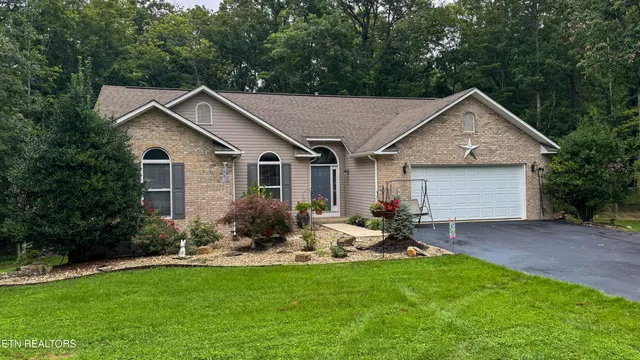 $349,000 | 160 Brady Lane, Oneida, TN 37841