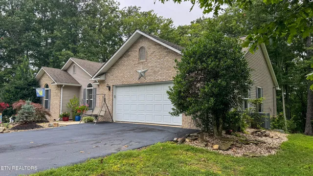 $349,000 | 160 Brady Lane, Oneida, TN 37841