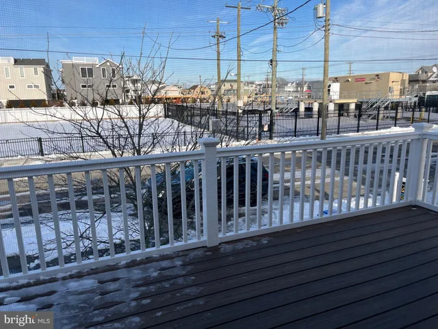 $1,950 | 324 2nd Street, Unit 1, Beach Haven, NJ 08008