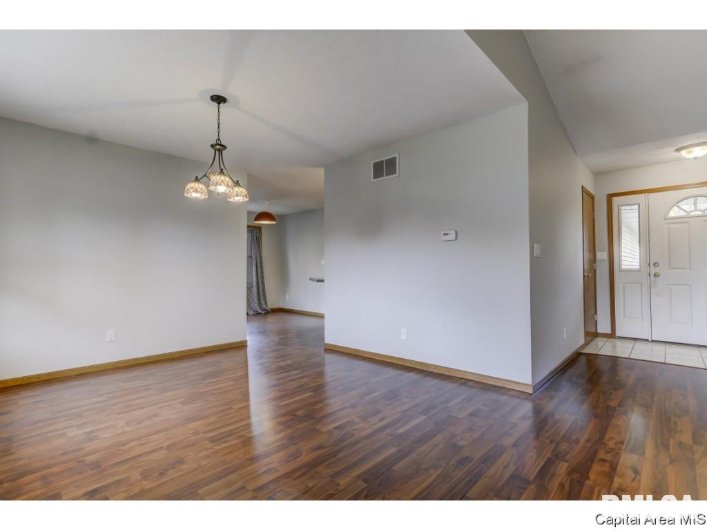 4372 Comanche Drive Springfield, IL 62711 - Photo 3 of 31