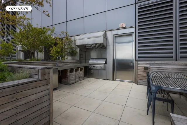 $1,900,000 | 50 West Street, Unit 18A | Financial District