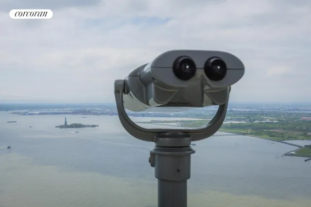 $1,900,000 | 50 West Street, Unit 18A | Financial District