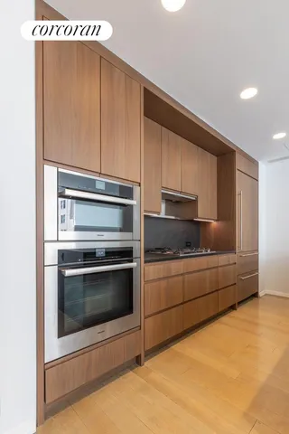 $1,900,000 | 50 West Street, Unit 18A | Financial District