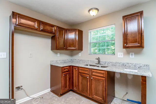 $1,795 | 1305 Sandybrook Court, Lithonia, GA 30058