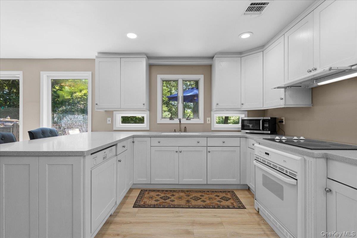235 Boone Road Yorktown Heights, NY 10598 - Photo 6 of 35