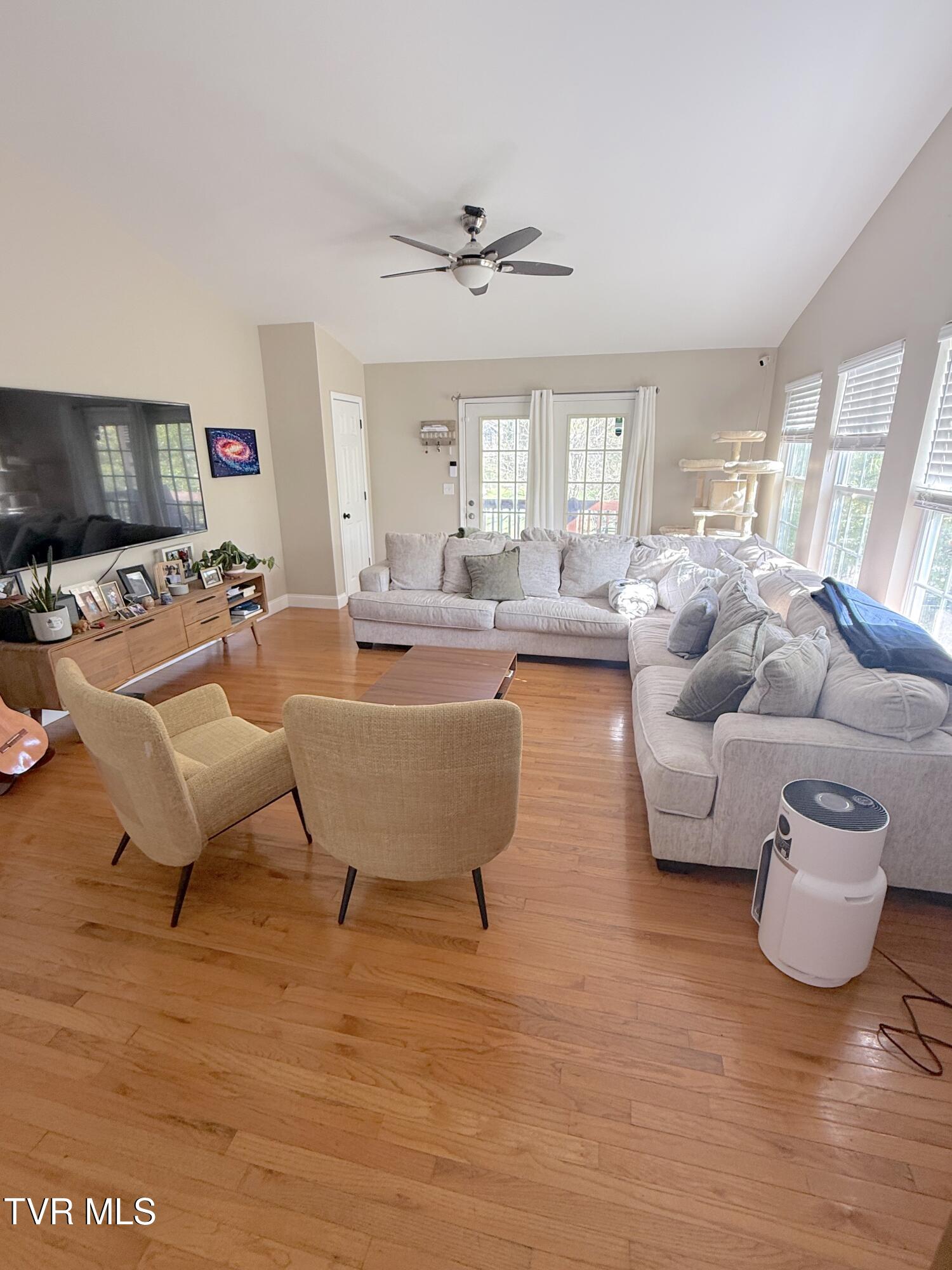 2912 Antioch Road, Unit 36 Johnson City, TN 37604 - Photo 5 of 13 IMG_3544