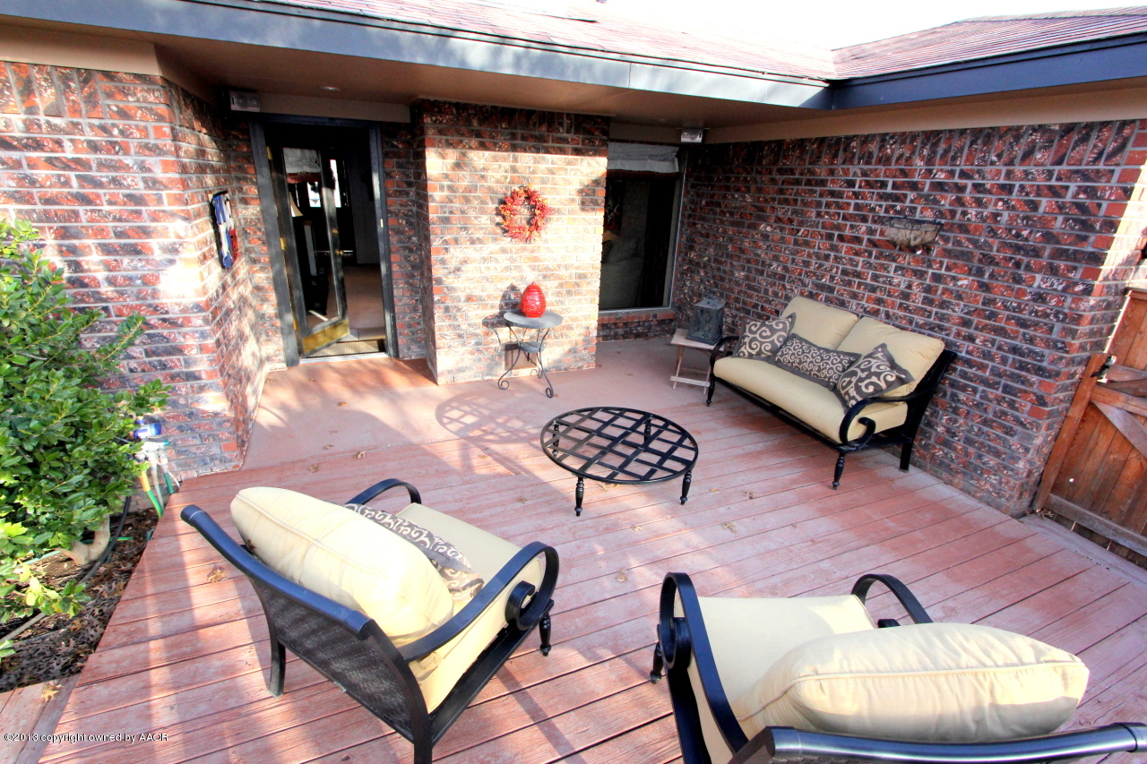 5304 South Fannin Street Amarillo, TX 79110 - Photo 23 of 23 a outdoor space with patio couch and a potted plant