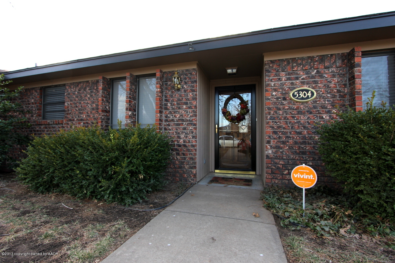 5304 South Fannin Street Amarillo, TX 79110 - Photo 4 of 23 a front view of a house