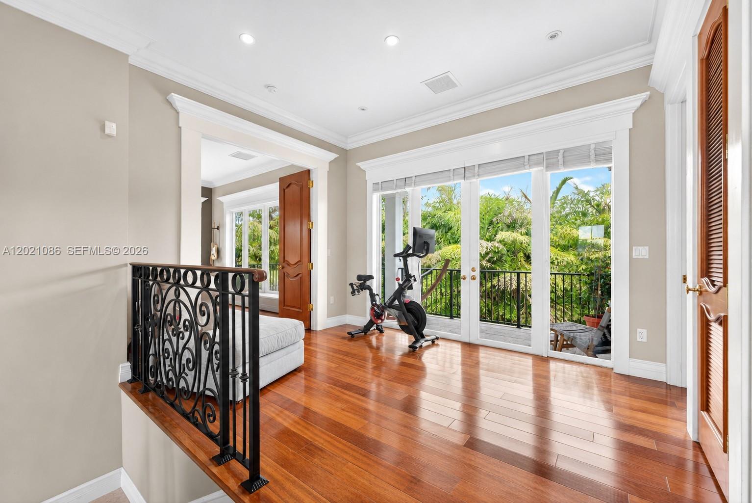 442 Ridgewood Road Key Biscayne, FL 33149 - Photo 30 of 35