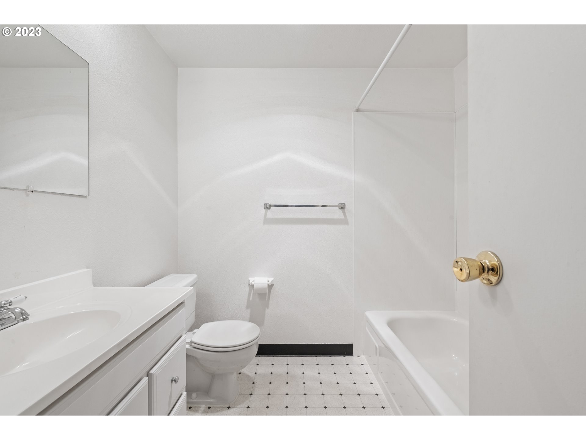 12640 Northwest Barnes Road, Unit 2 Portland, OR 97229 - Photo 11 of 20 Gallery Image 11