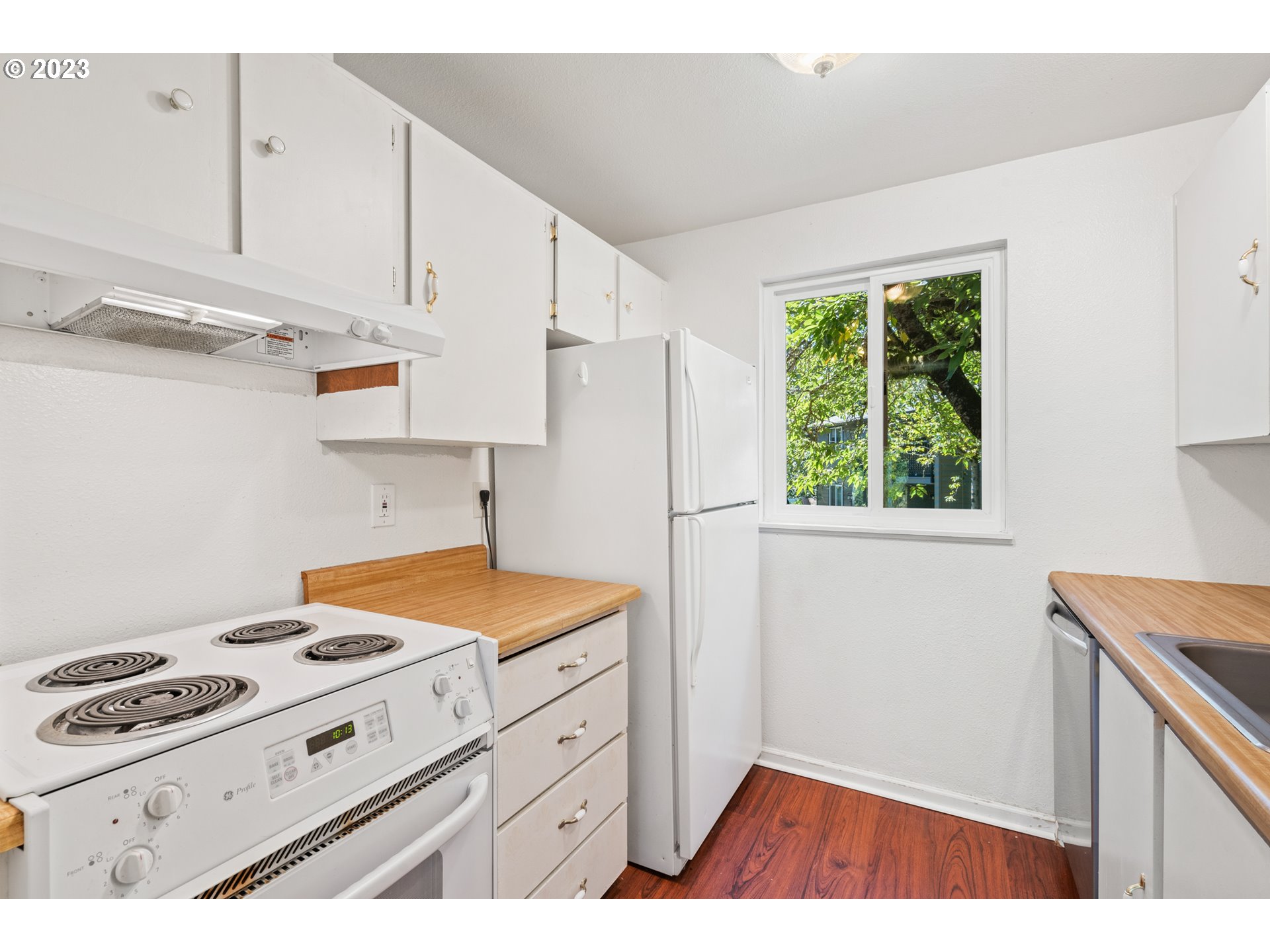 12640 Northwest Barnes Road, Unit 2 Portland, OR 97229 - Photo 8 of 20 Gallery Image 8