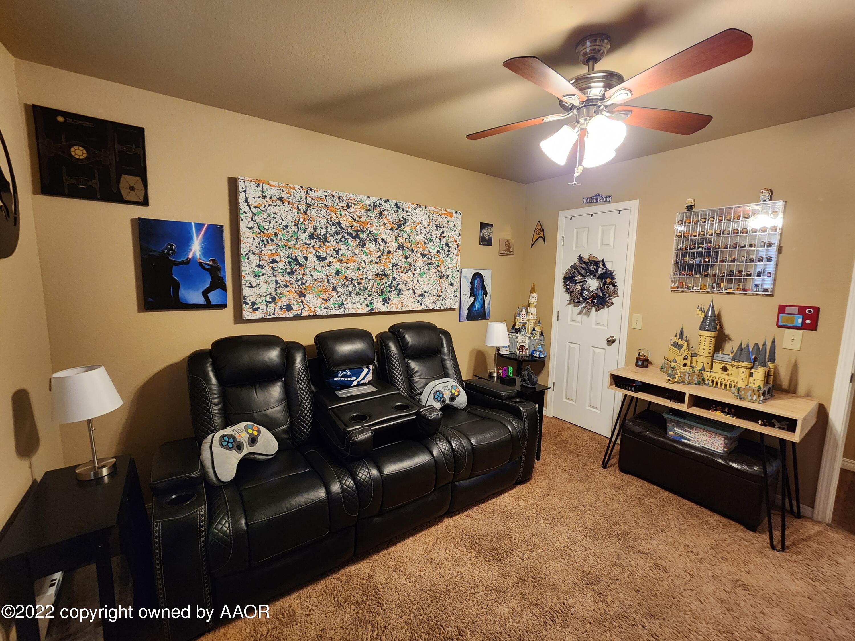 3912 Arden Road Amarillo, TX 79118 - Photo 27 of 35 a living room with furniture